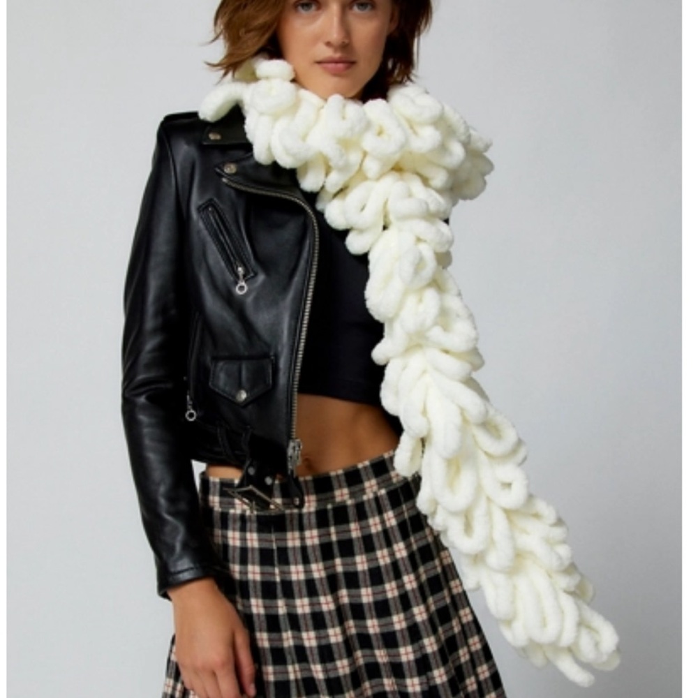 UO Loopy Scarf in ivory